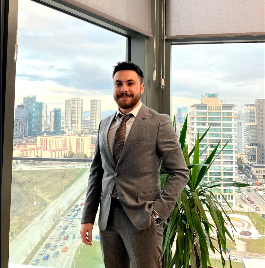 Avukat Alper Yağlıoğlu